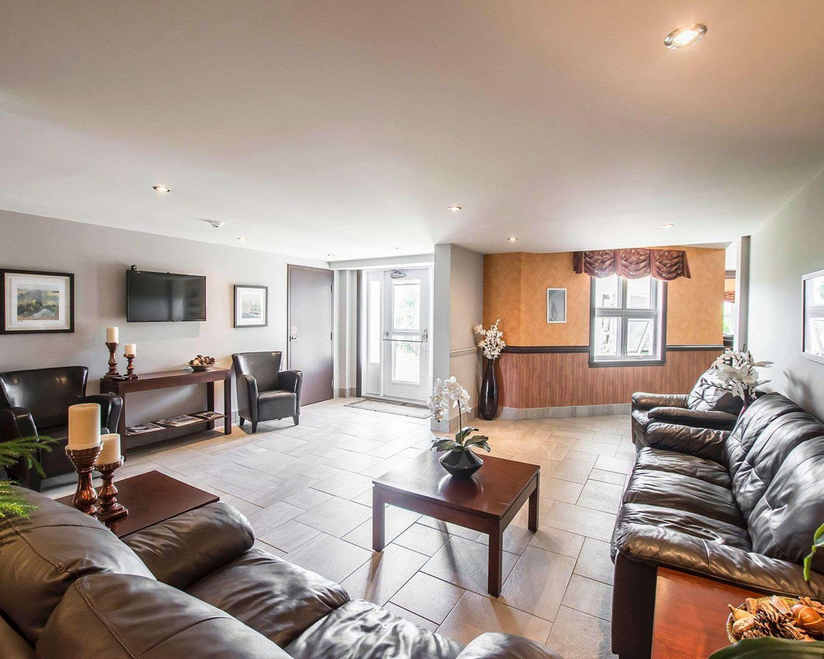 Econo Lodge Inn & Suites Montmagny Bagian luar foto