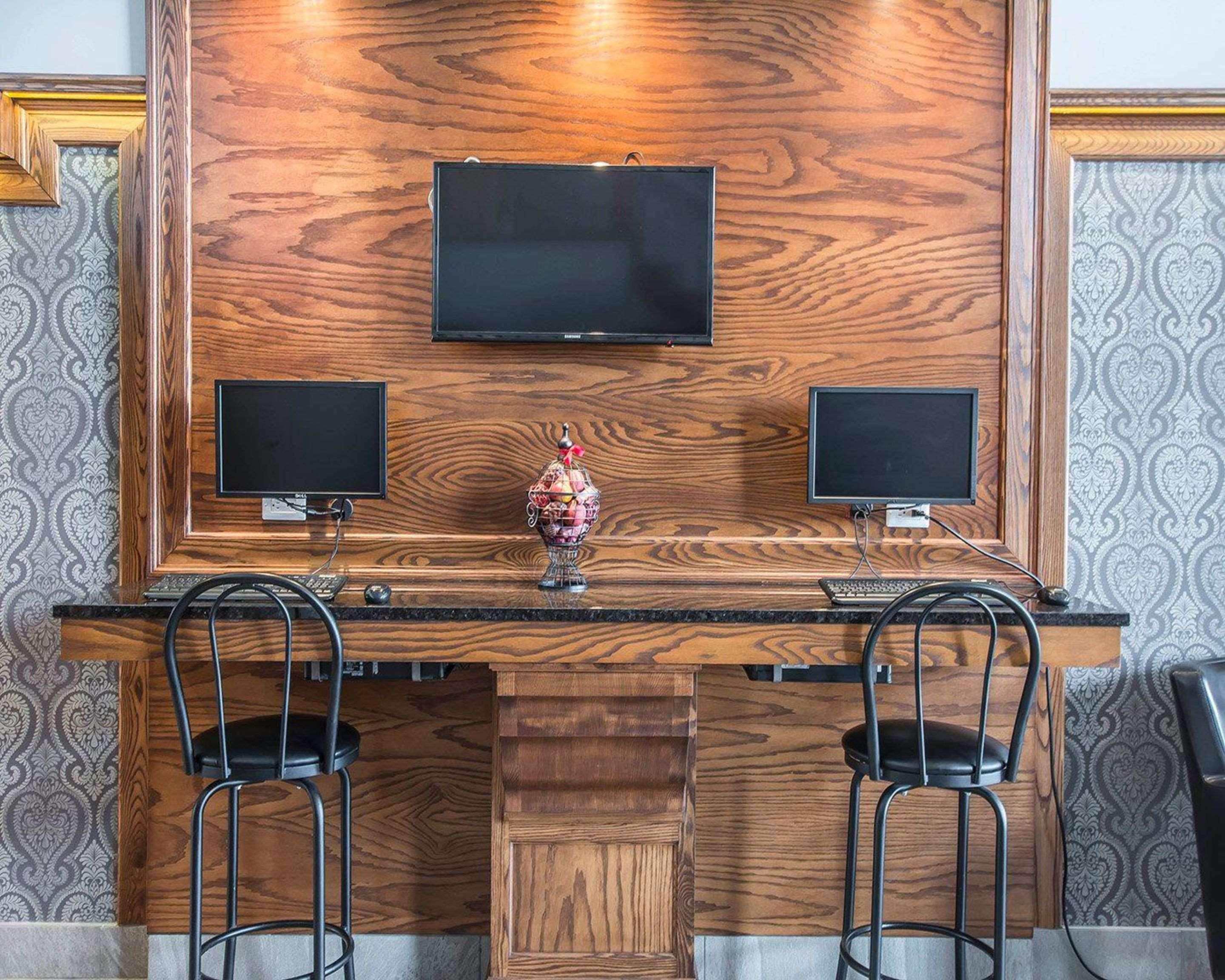 Econo Lodge Inn & Suites Montmagny Bagian luar foto