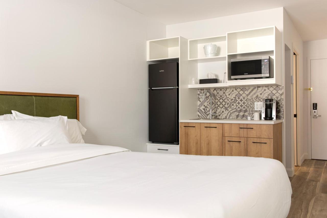 Econo Lodge Inn & Suites Montmagny Bagian luar foto