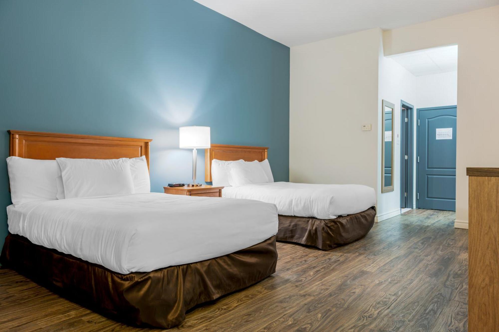 Econo Lodge Inn & Suites Montmagny Bagian luar foto