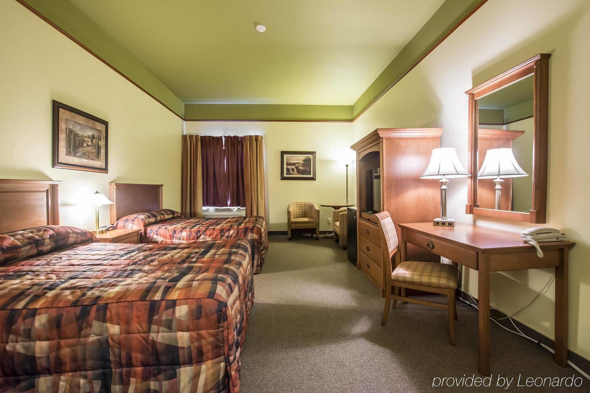 Econo Lodge Inn & Suites Montmagny Bagian luar foto