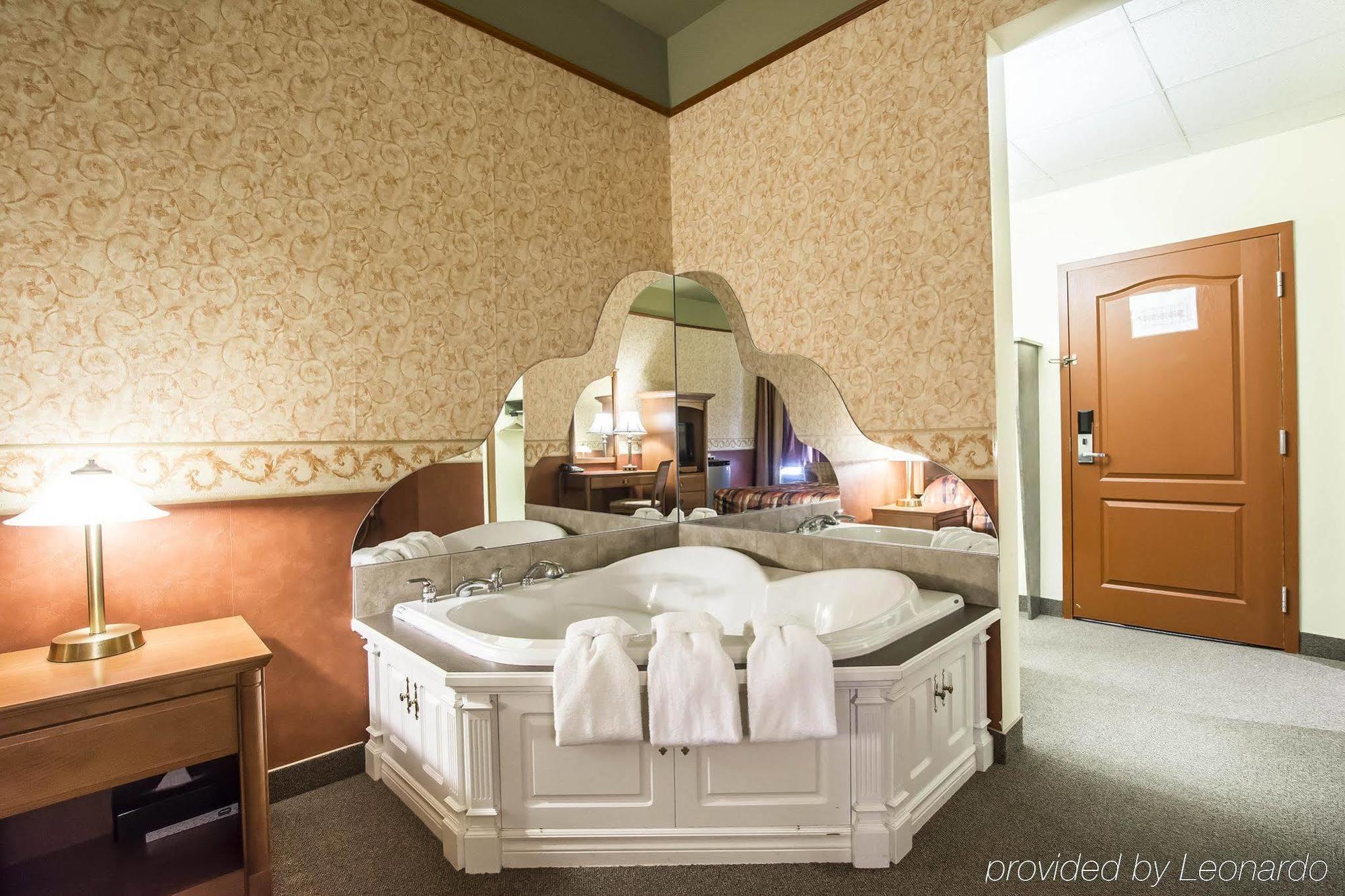 Econo Lodge Inn & Suites Montmagny Bagian luar foto