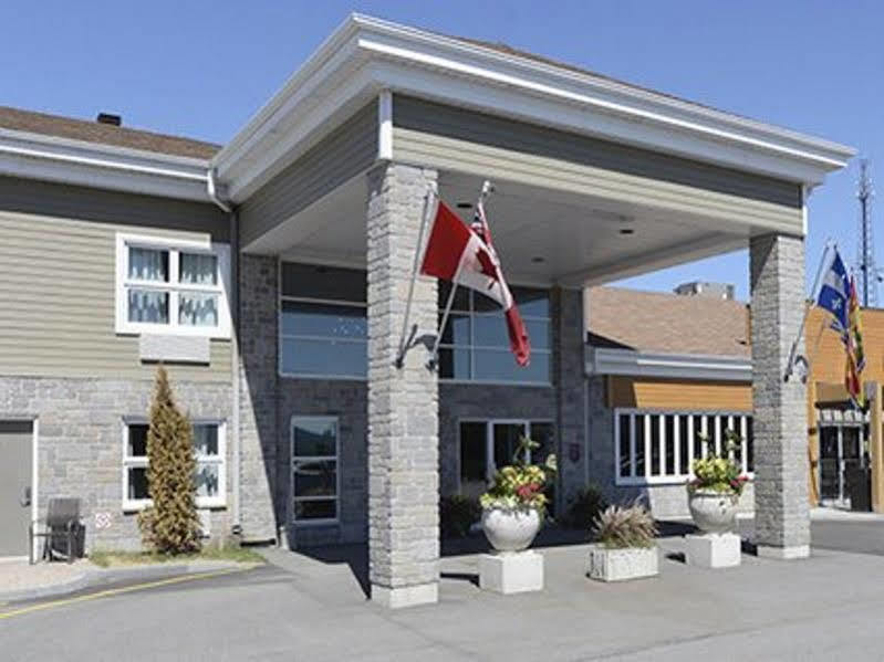 Econo Lodge Inn & Suites Montmagny Bagian luar foto